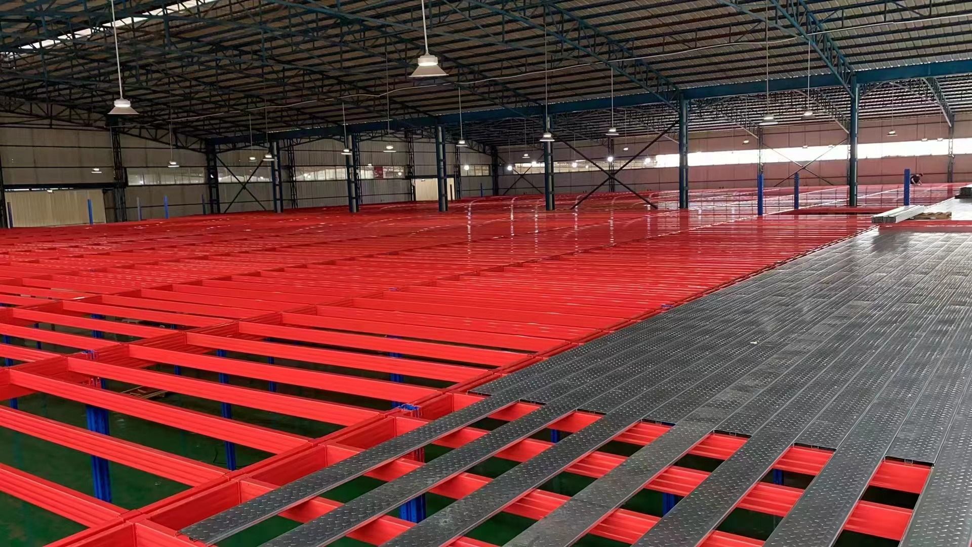 為客戶做的閣樓貨架安裝現(xiàn)場，真的很好用